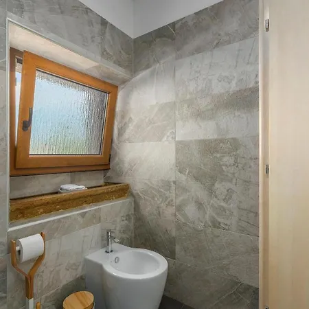 Apartment-ire * Karšete